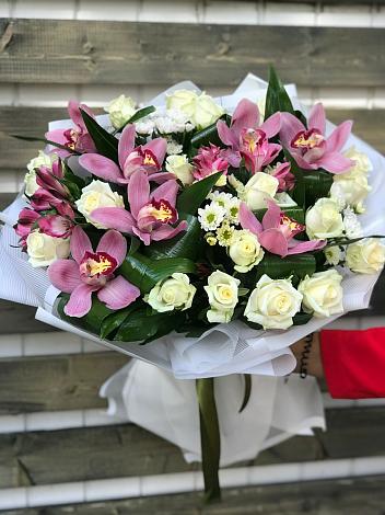 Букет цветов из: Розы и Хризантемы в Солманово