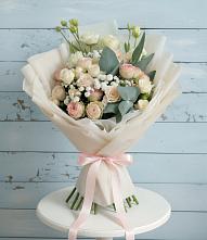 Букет цветов из:  Розы и Лизиантусы в Солманово