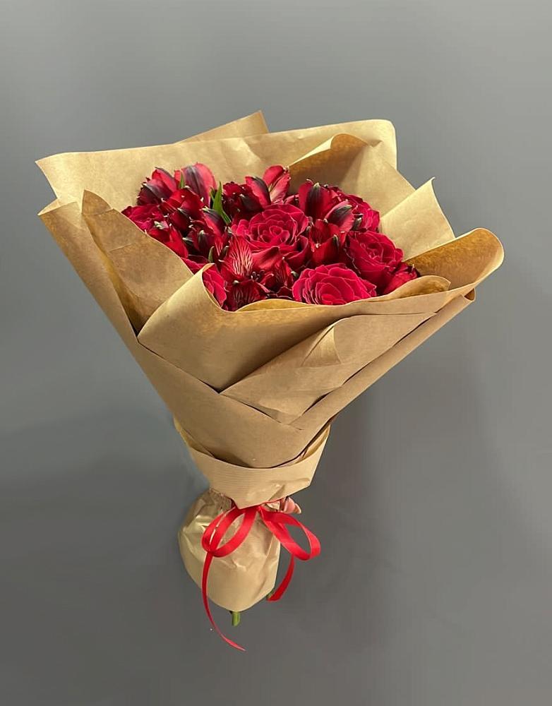 Букет цветов из: Альстромерии и Розы в Солманово