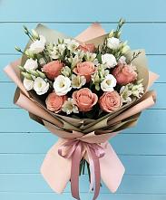 Букет цветов из:  Розы, Альстромерии и Лизиантусы в Солманово