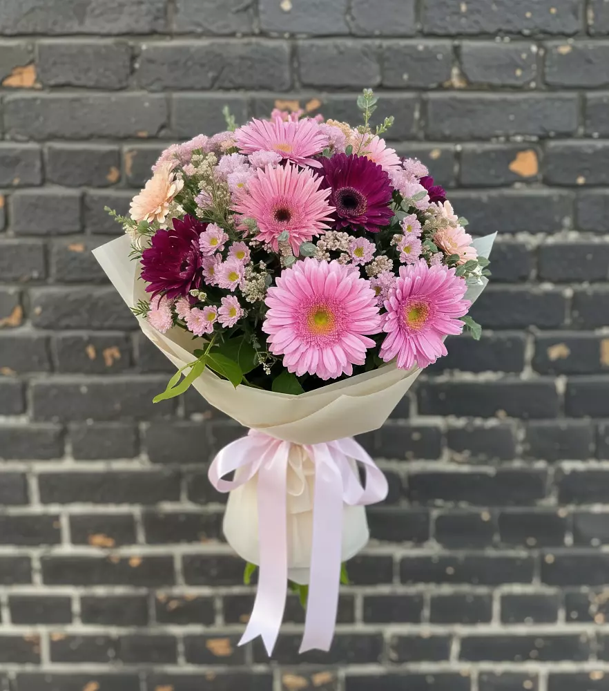 Букет цветов из: Герберы и Хризантемы в Солманово