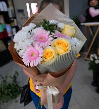 Букет цветов из:  Герберы, Розы и Хризантемы в Солманово