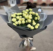 Букет Белые кустовые розы Солинеро в Солманово