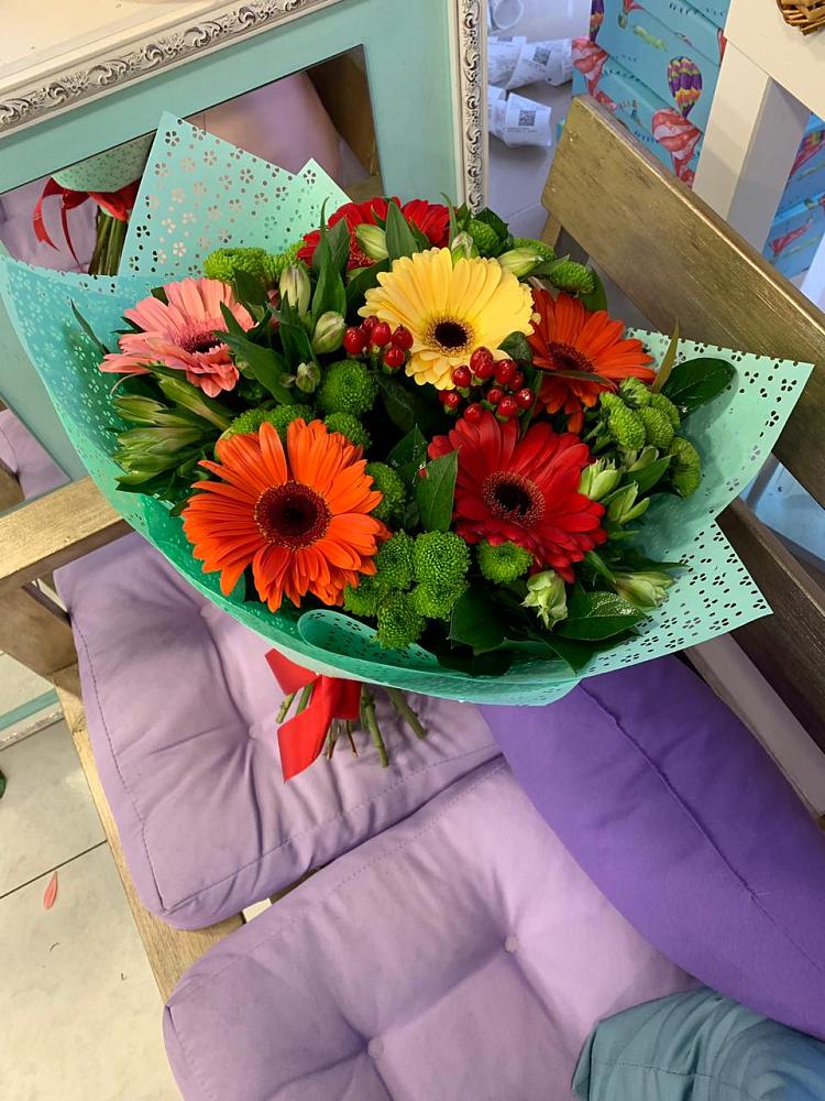 Букет цветов из: Герберы, Хризантемы и Альстромерии в Солманово