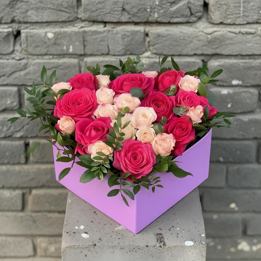 Цветочная композиция из Розы в коробке в Солманово