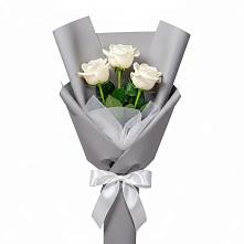 Букет 3 белые розы в Солманово