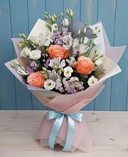 Букет цветов из:  Лизиантусы, Розы, Альстромерии и Гипсофила в Солманово