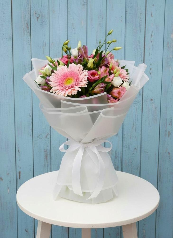 Букет цветов из: Герберы, Альстромерии и Лизиантусы в Солманово