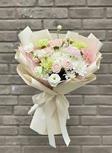 Букет цветов из:  Гвоздики, Розы, Лизиантусы и Хризантемы в Солманово