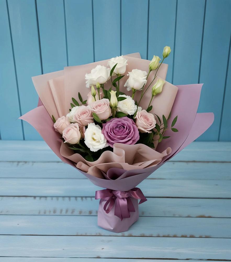 Букет цветов из: Розы и Лизиантусы в Солманово